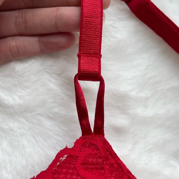 Victoria’s Secret Bra ❤️ The “Sexy Tee Lacie Push-Up Bra” in Color “Lipstick” - Picture 3 of 16